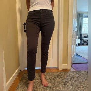 AG - The Legging Ankle skinny jean in dark grey color